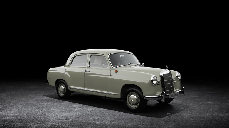 Mercedes-Benz 180 Ponton (W 120) studio shot