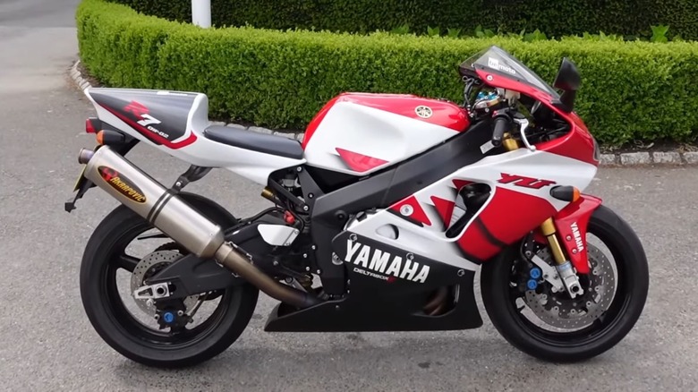 1999 Yamaha YZF-R7 parked in a driveway