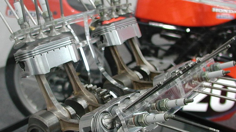 Honda NR750 engine internals