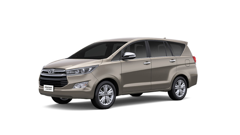 Toyota Innova Crysta 2nd Gen front 3/4 view