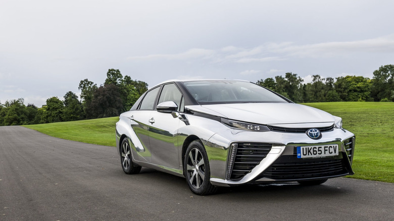 Toyota Mirai 1st Gen chrome body front 3/4 view