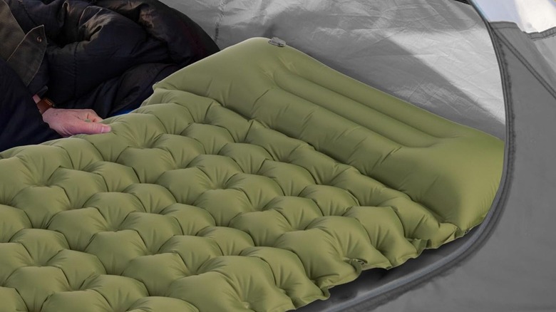 Wakeman inflatable sleeping pad