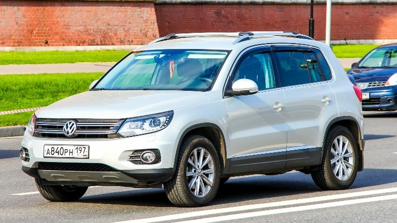 Gray 2012 Volkswagen Tiguan