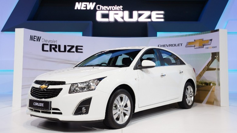 White 2013 Chevrolet Cruze