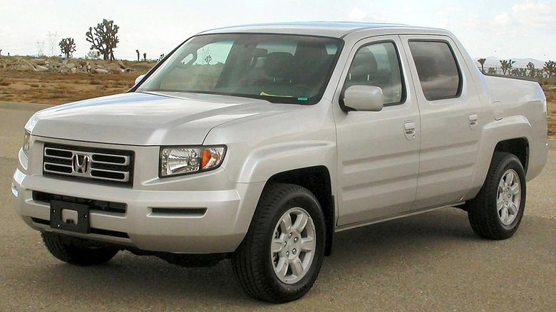 A white 2006 Honda Ridgeline