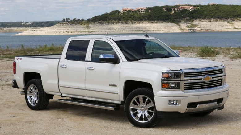 A white 2014 Chevrolet Silverado 1500