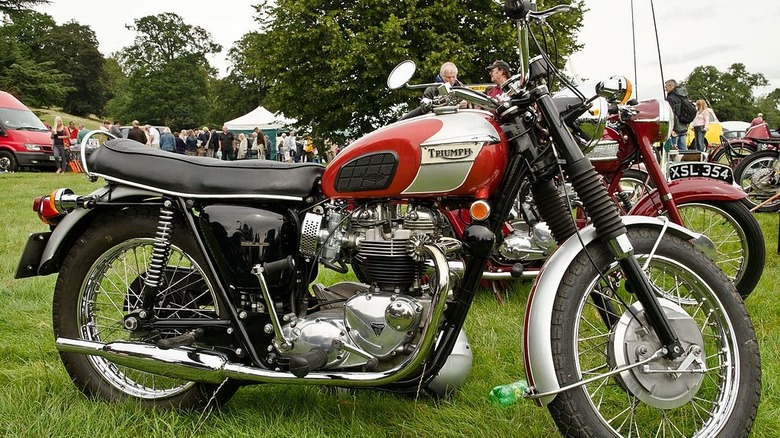 A Triumph Bonneville T120