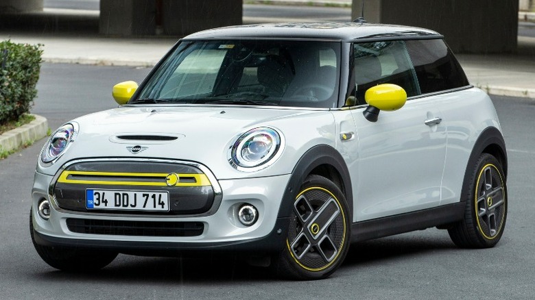 White Mini Cooper S