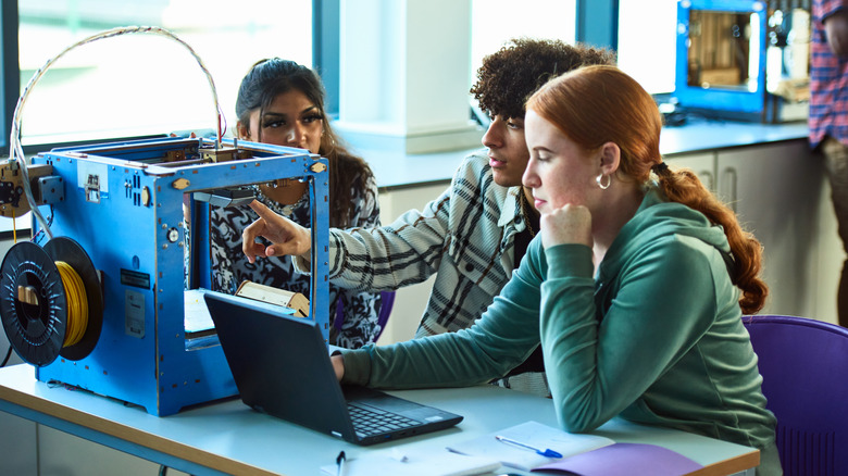 students with 3D printer