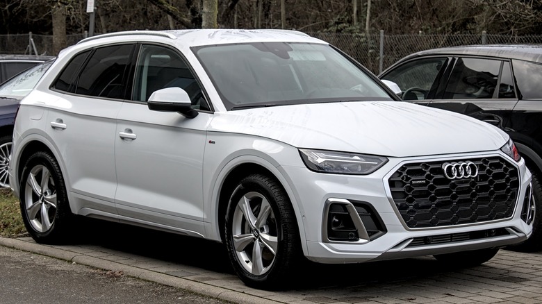 White 2021 Audi Q5 parked