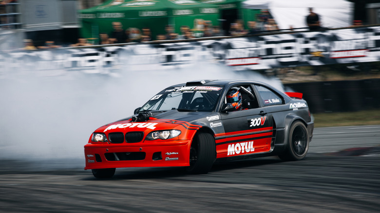 BMW M3 E46 sideways drifting