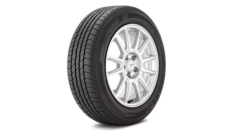 A stock photo of the Dunlop Signature II tire