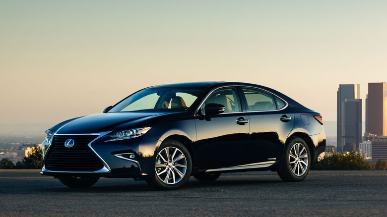 2016 Lexus ES 300h