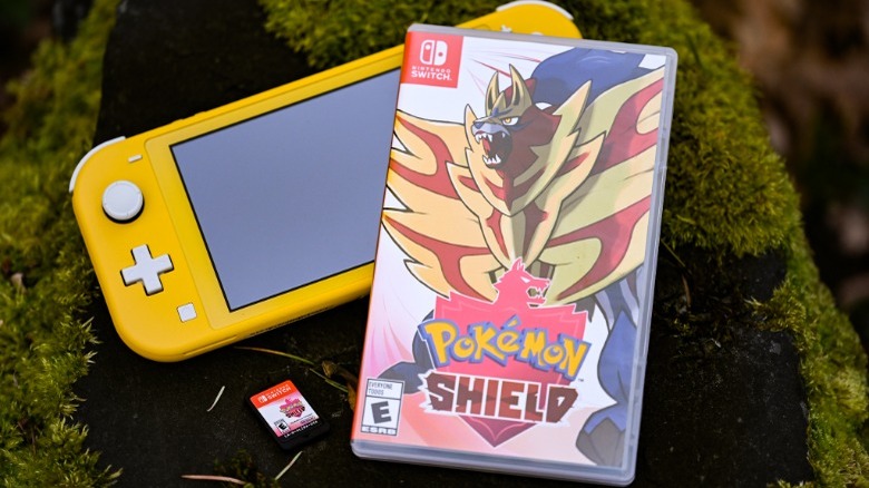 Pokemon Shield with the Nintendo Switch