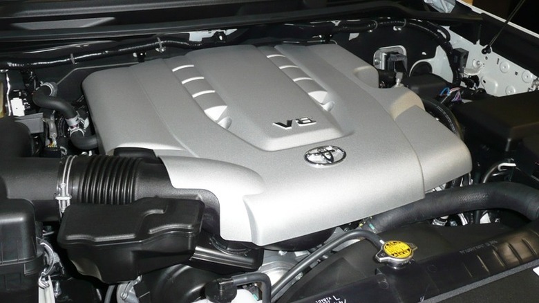 4.7L 2UZ-FE engine