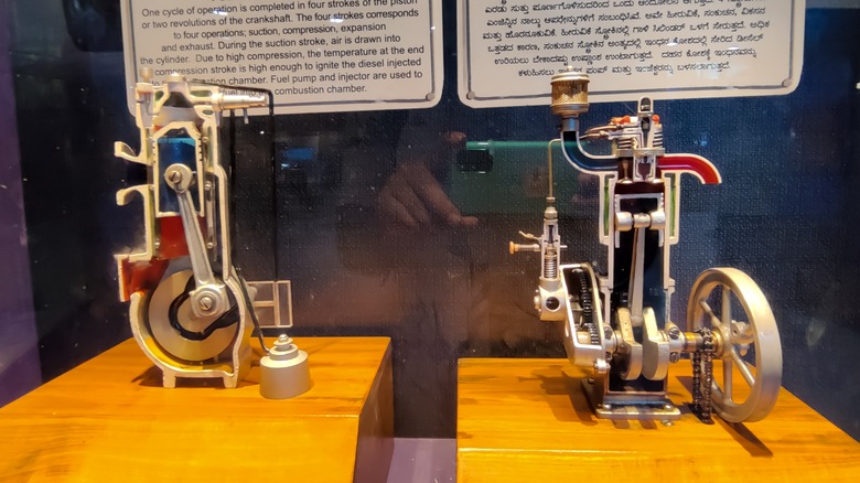 Museum displays 2-stroke and 4-stroke engines