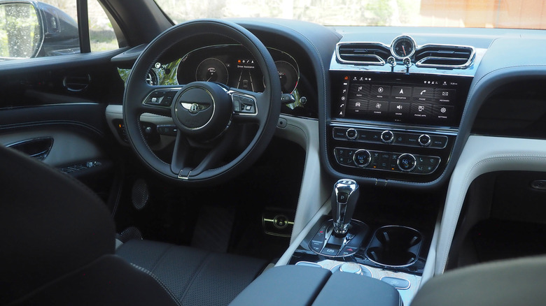 2022 Bentley Bentayga S dashboard