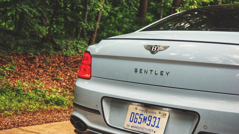 2022 Bentley Flying Spur Hybrid trunk