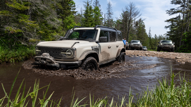2022 Ford Bronco Everglades fording a deep puddle