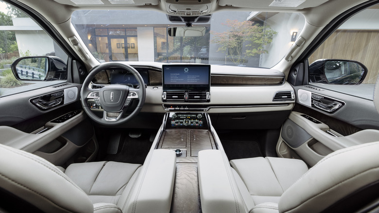 2022 Lincoln Navigator dashboard
