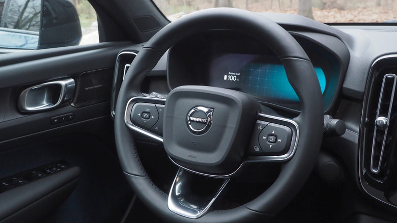 2022 Volvo C40 Recharge steering wheel