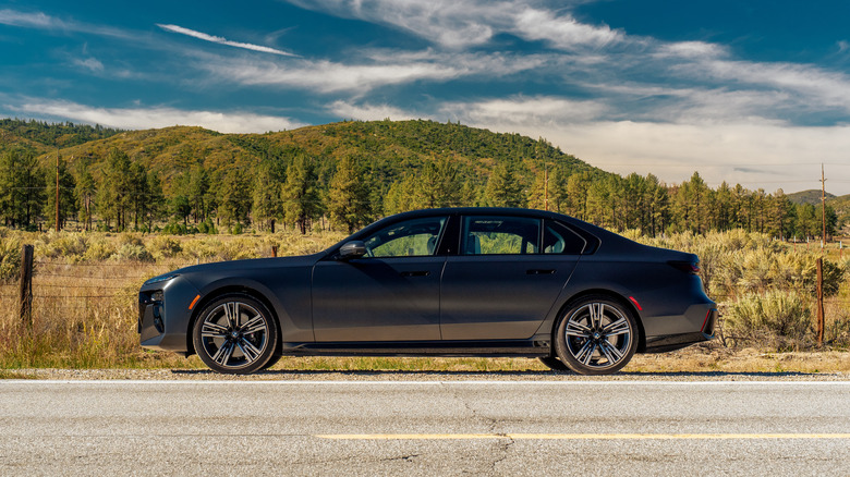 2023 BMW i7