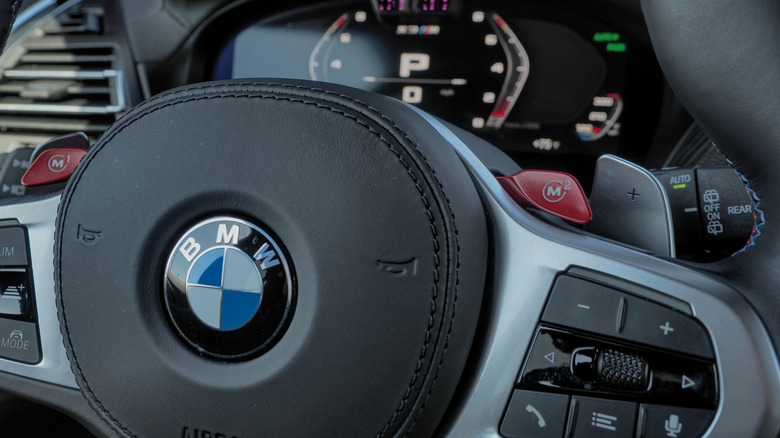 2023 BMW X3 M Competition steering wheel buttons