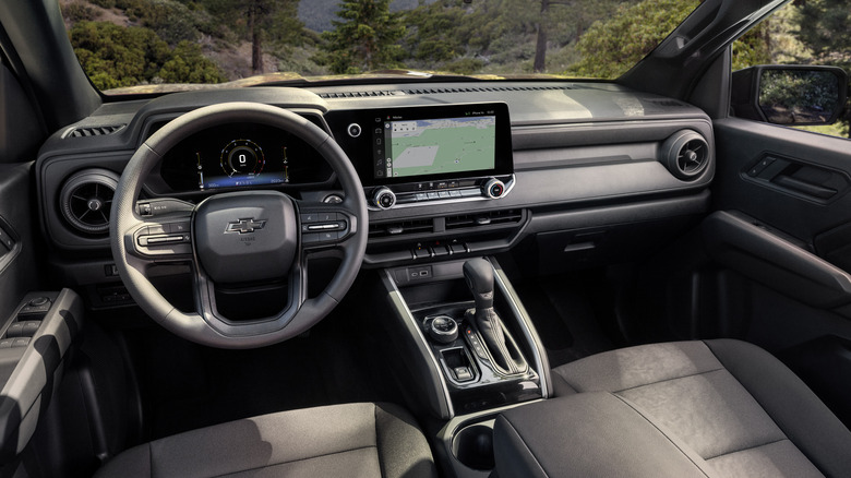 2023 Chevrolet Colorado dashboard