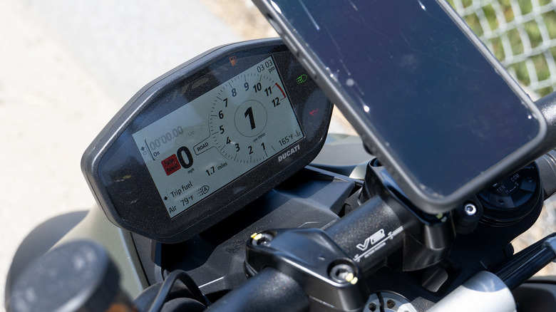 2023 Ducati Streetfighter V2 gauge cluster with iPhone on Quad Lock