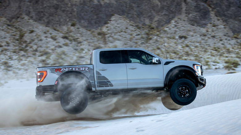 Ford Raptor R jumping sand