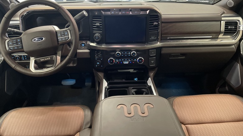 2023 Ford Super Duty King Ranch cabin