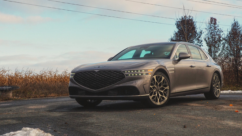 2023 Genesis G90