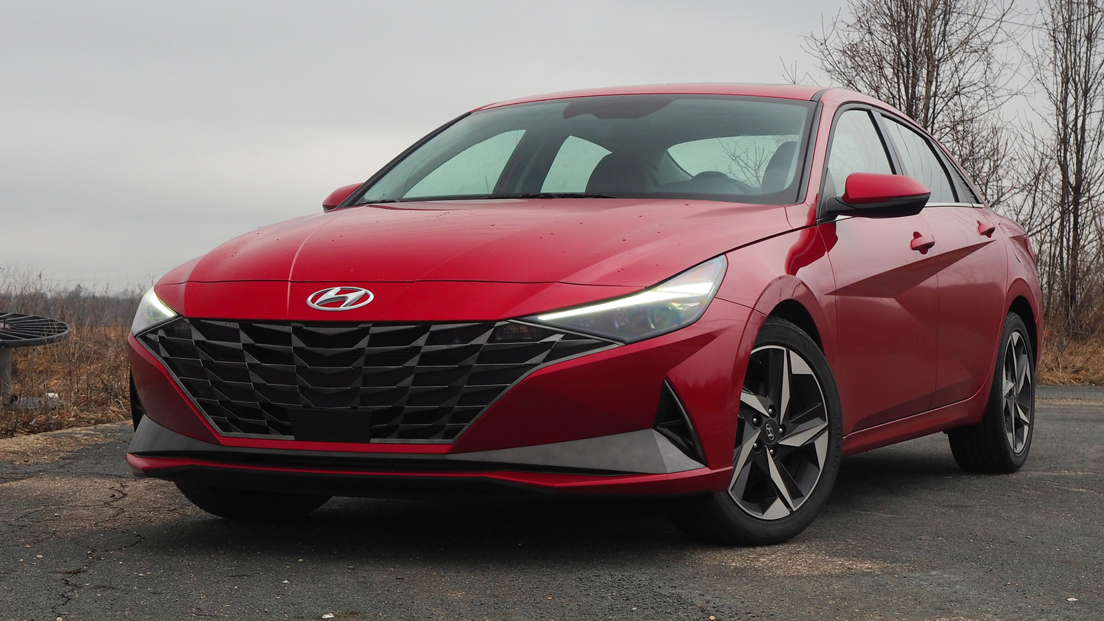 2023-hyundai-elantra-review-don-t-let-the-price-fool-you-slashgear