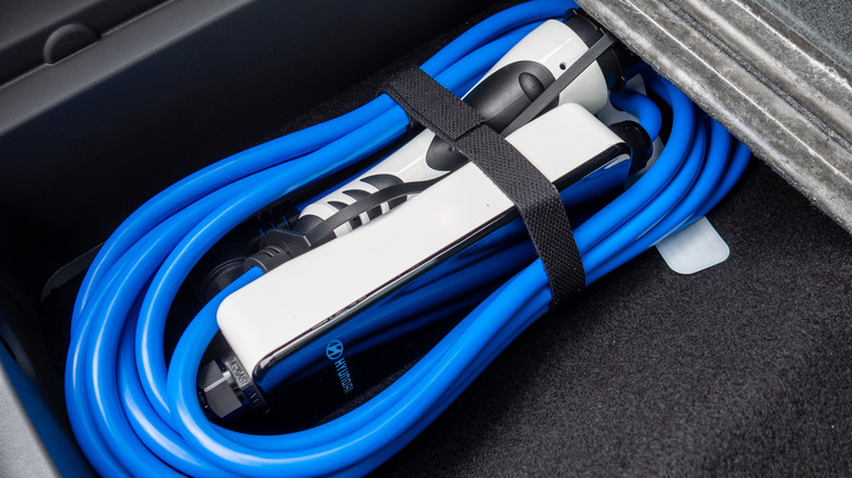 IONIQ 5 charging cable
