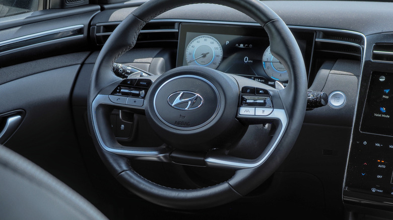 2023 Hyundai Santa Cruz steering wheel