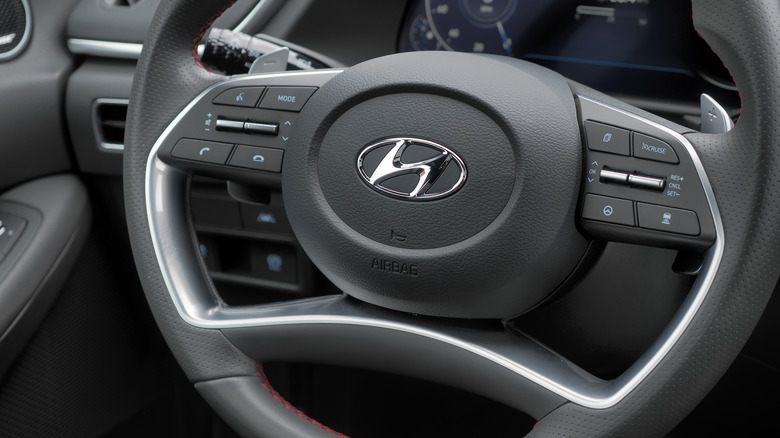 2023 Hyundai Sonata steering wheel