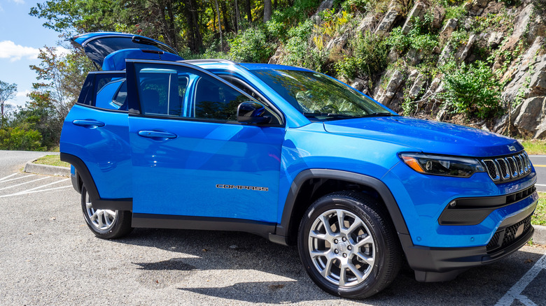 2023 Jeep Compass Latitude Lux passenger side and rear hatch open