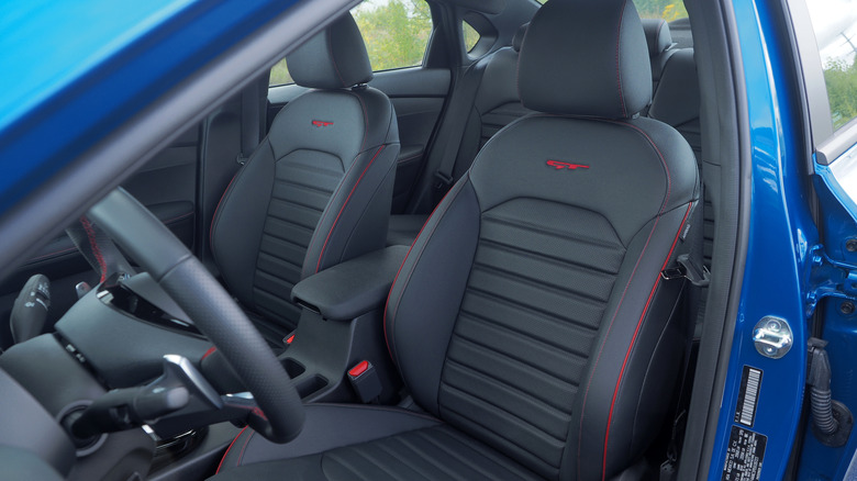 2023 Kia Forte GT front seats