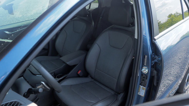 2023 Kia Niro PHEV front seats