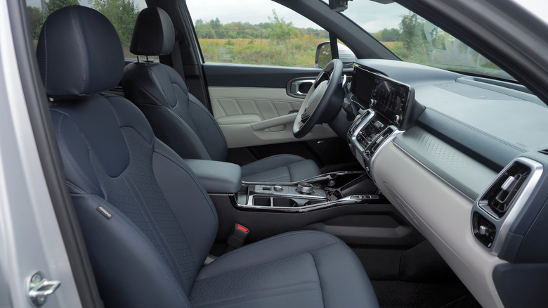 2023 Kia Sorento Hybrid front seats