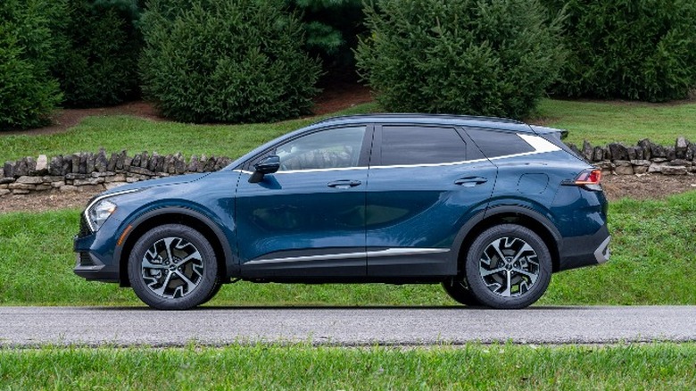 Blue 2023 Kia Sportage Hybrid