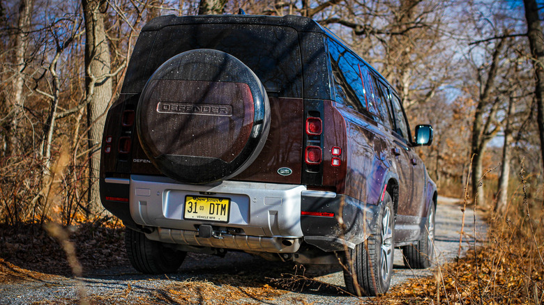 Land Rover Defender 