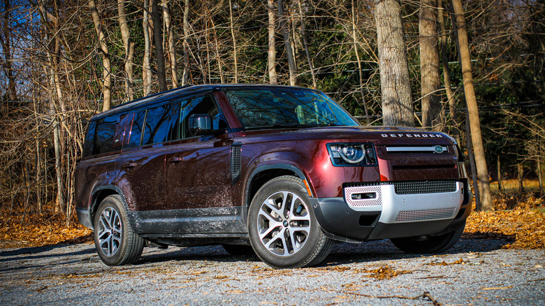 Land Rover Defender 