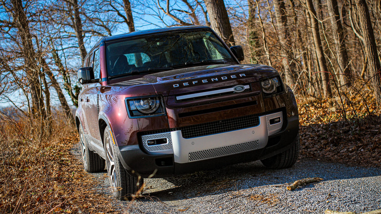 Land Rover Defender 