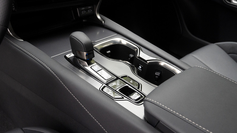 2023 Lexus RX 500h F Sport Performance shifter and cupholders