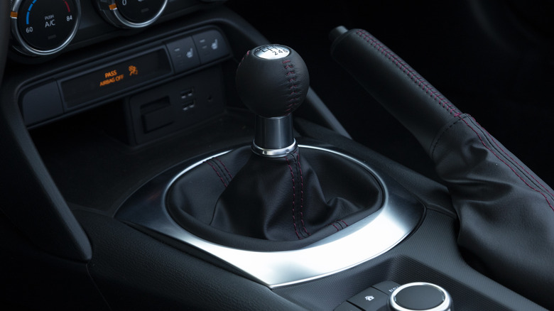 2023 Mazda MX-5 Miata manual transmission shifter