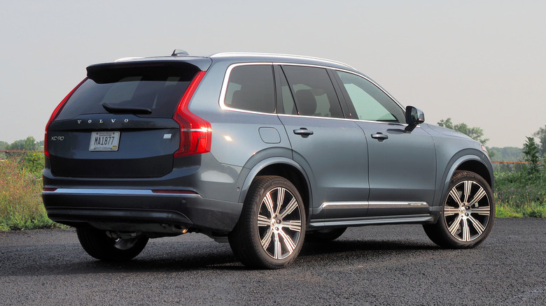 2023 Volvo XC90 Recharge rear 3/4s