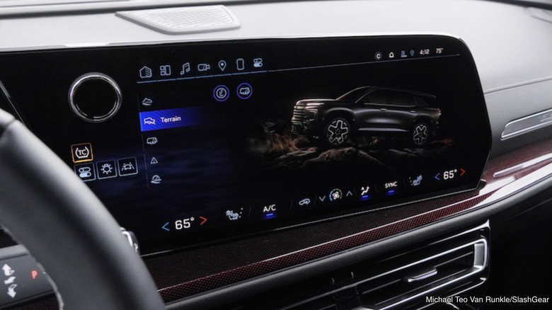 Infotainment Screen of the 2024 Chevrolet Traverse 