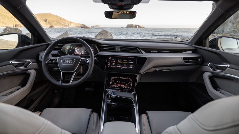 2024 Audi Q8 e-tron dashboard