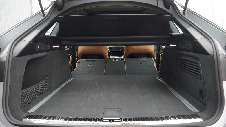 2024 Audi RS 6 Avant Performance trunk cargo capacity with rear seats folded down